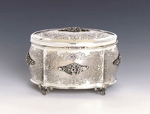 Hazorfim Lomberdini  Silver Etrog Box