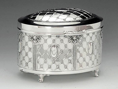 Smooth Reshet Silver Esrog Box