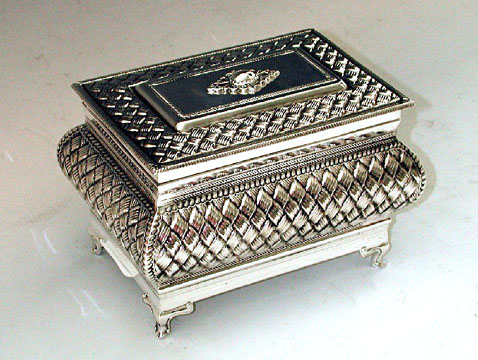 Chavalim Silver Etrog Box
