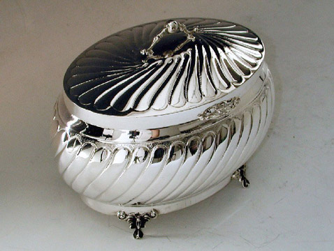 Passim Oval Silver Etrog Box