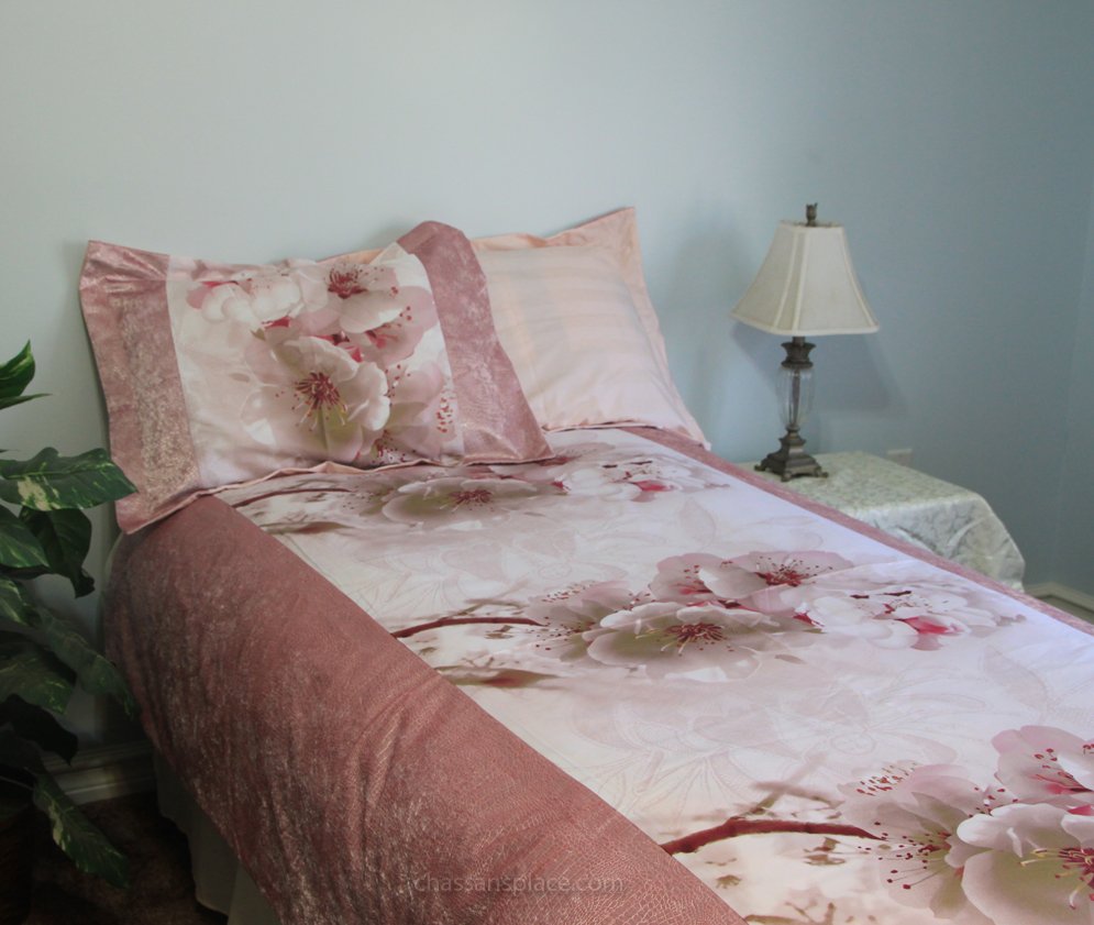 Pink Blossom Crocodile Brocade Linen Set - 600-Thread Count