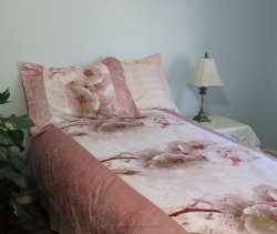 Pink Blossom Crocodile Brocade Linen Set - 600-Thread Count